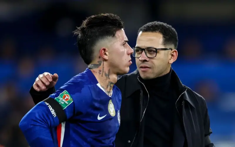 “من الذي قد لا يرغب في اللعب مع ريال مدريد؟!” – غاري لينكر يستغرب قرار ليام روزينيور “الغريب” بإيقاف إنزو فرنانديز في تشيلسي